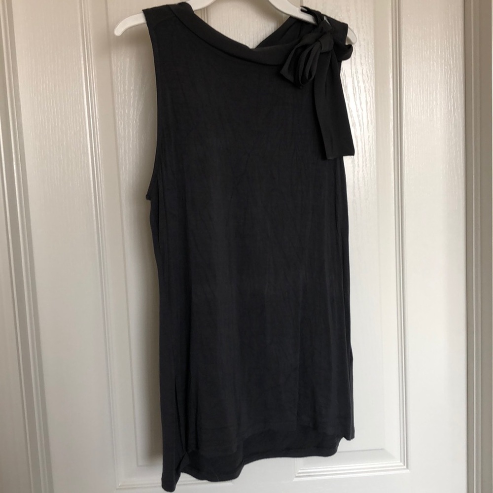 Banana republic top with bow, dark grey